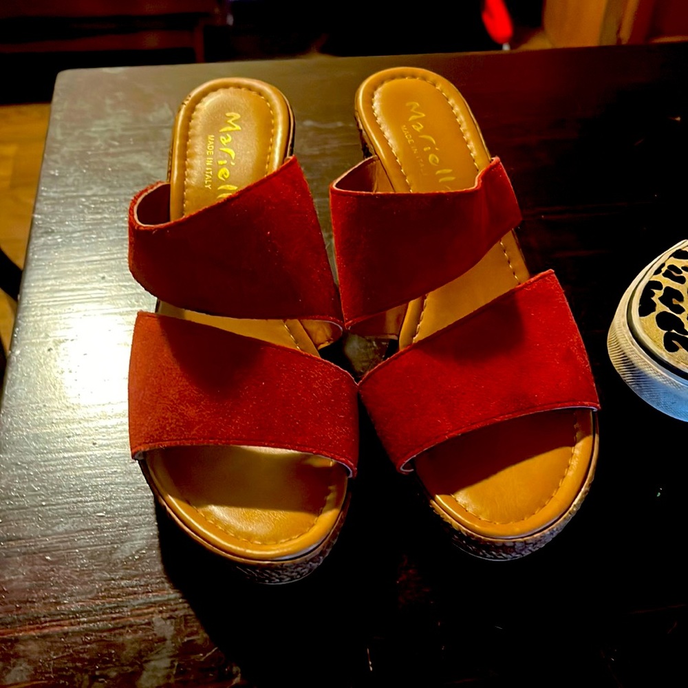 Red wedges